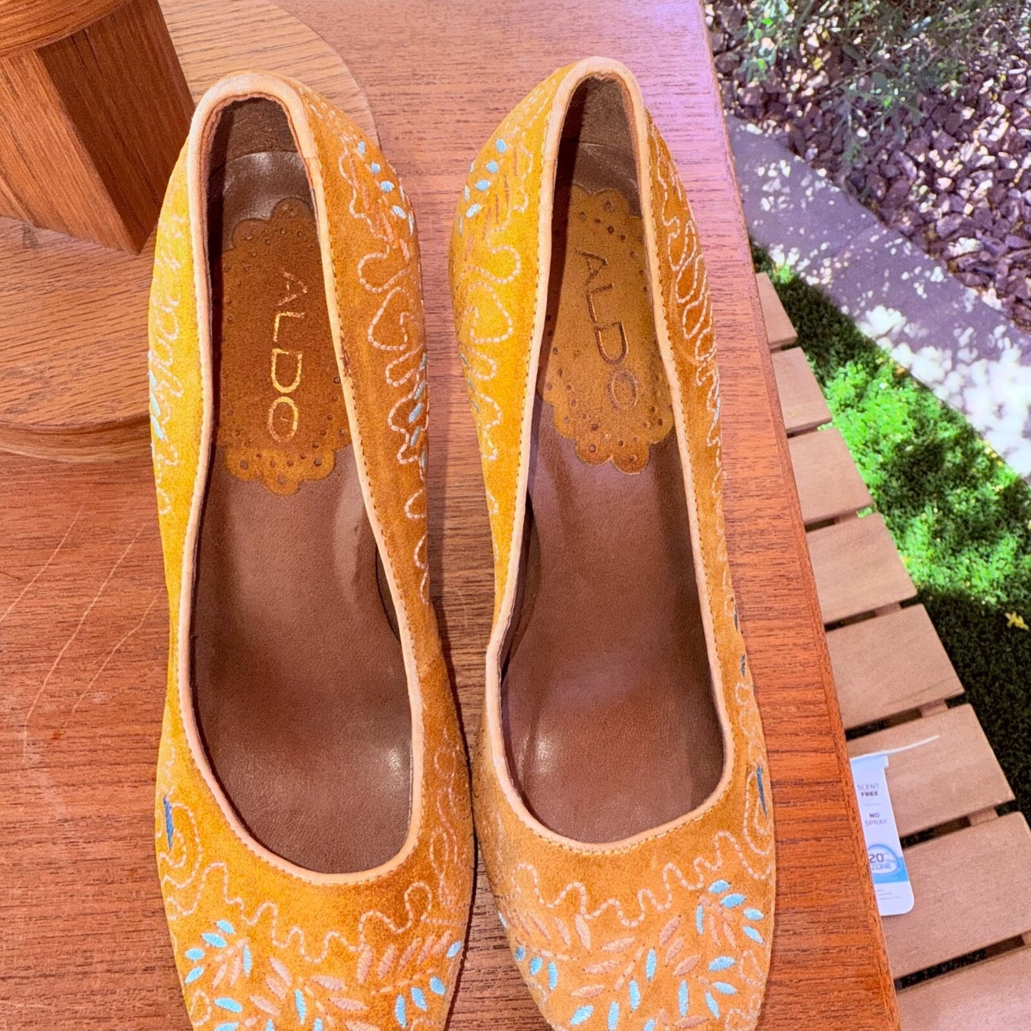 Aldo Womens Floral Embroidered Yellow Suede High Heel Pumps Size 37 (6.5)