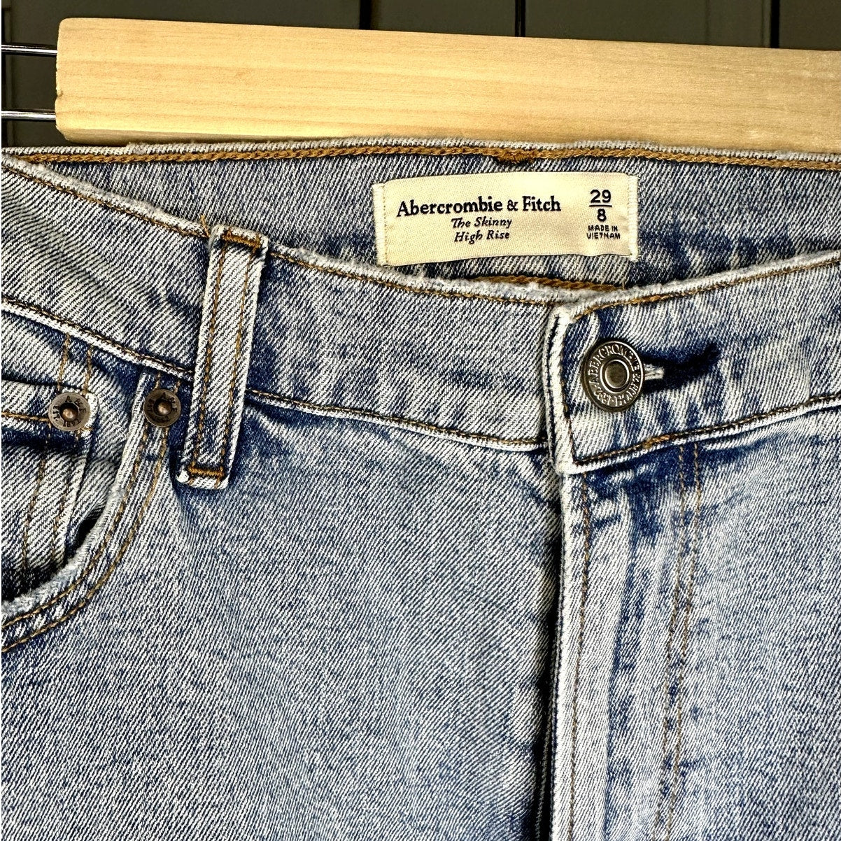 Abercrombie & Fitch NWT The Skinny High Rise 8/29