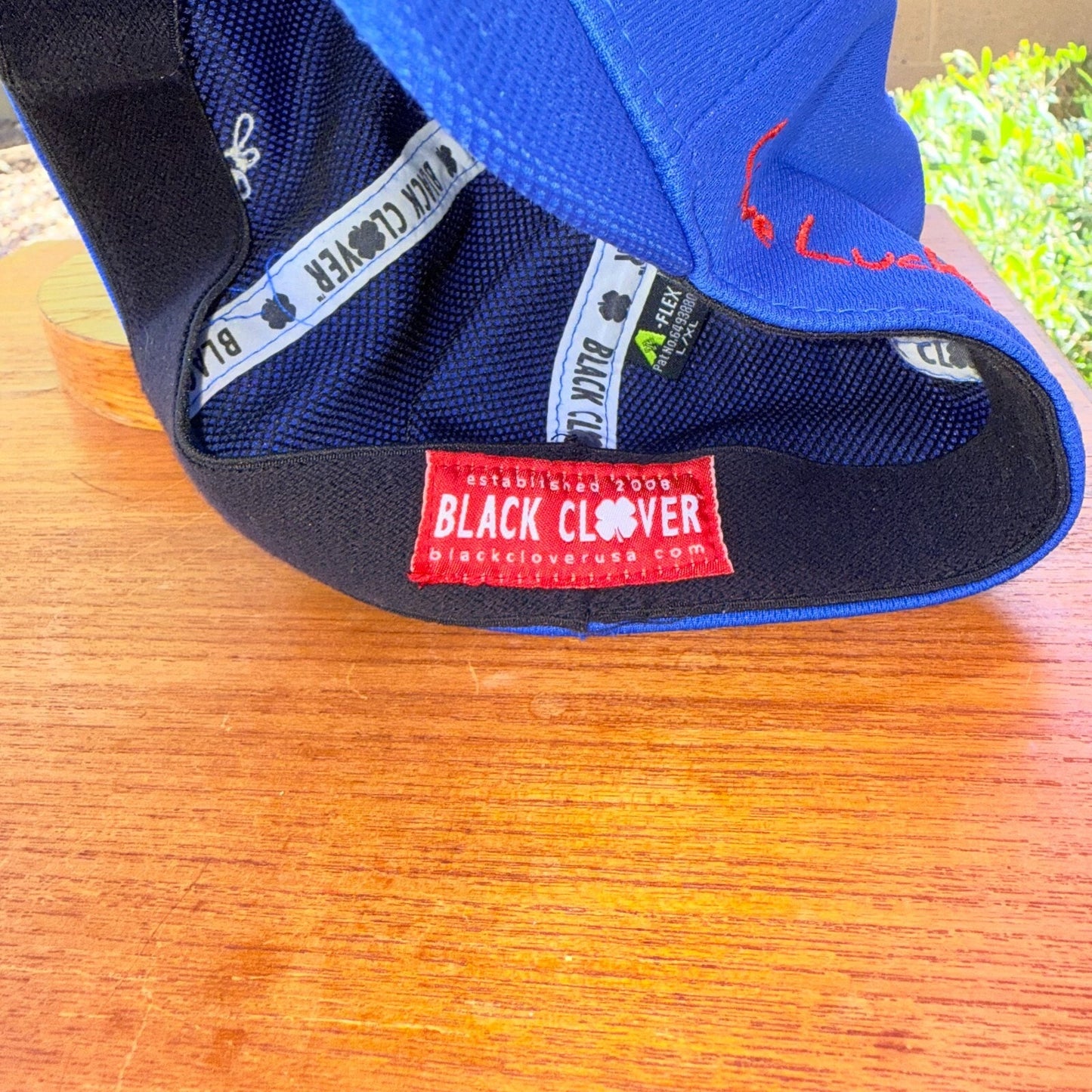Black Clover Hat Blue Red Four Leaf Clover Live Lucky Flex Fit Cap L/XL