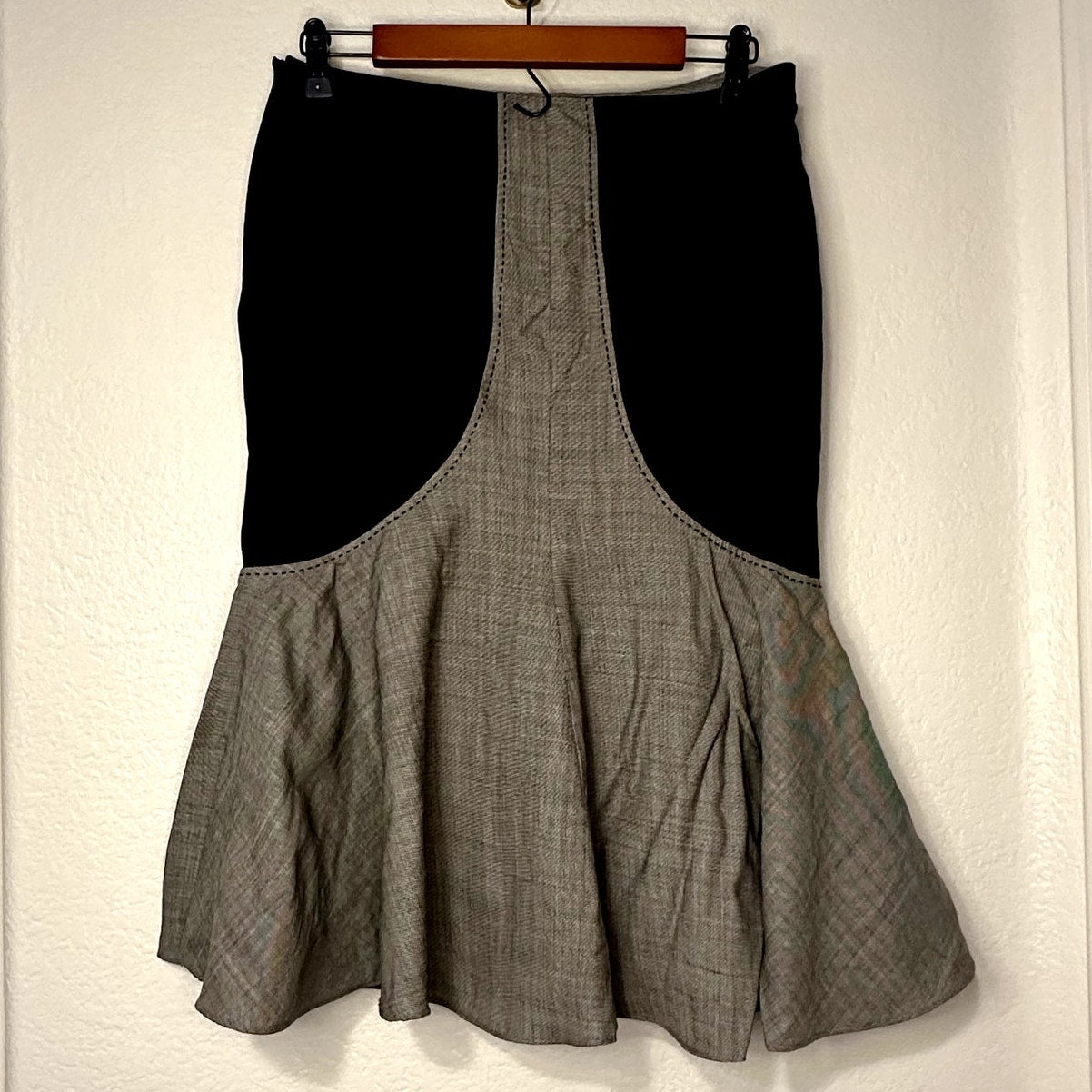 BGN First - 98% Wool Trumpet Skirt sz 38/ 6