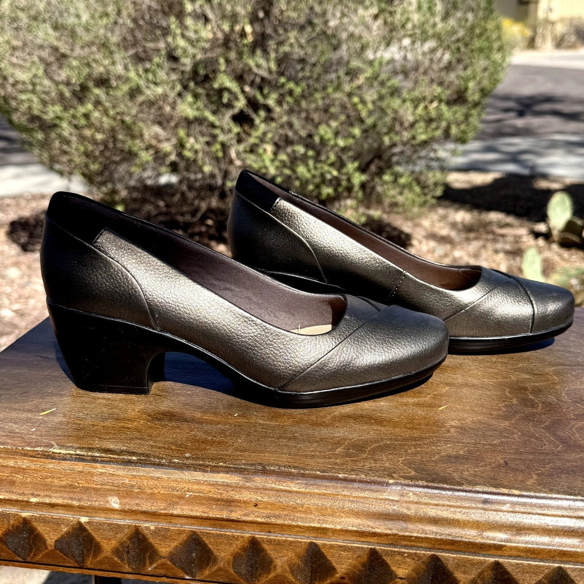 Clarks Emily Alexa Metallic Pumps Size 7