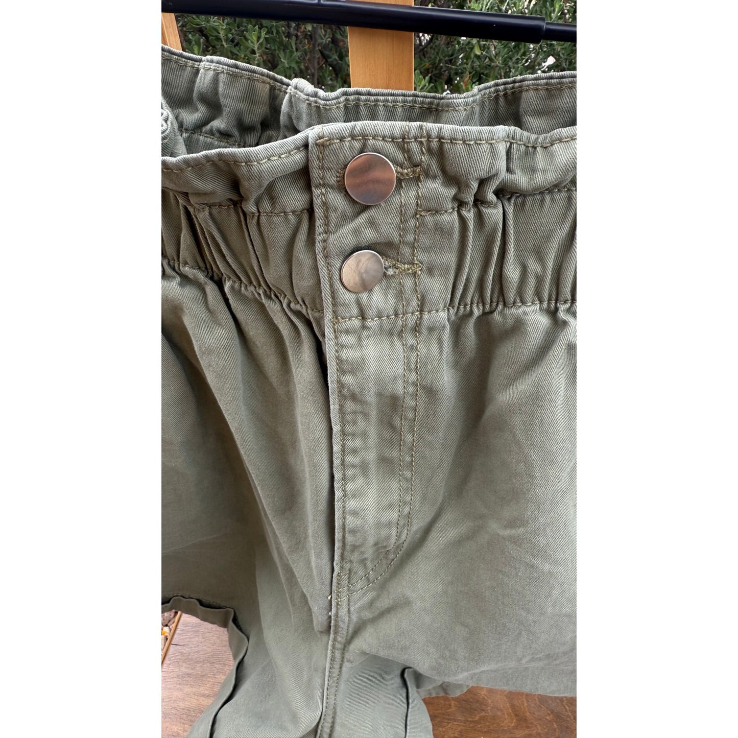 H&M Size 10 100% Cotton Army Green Paperbag Short