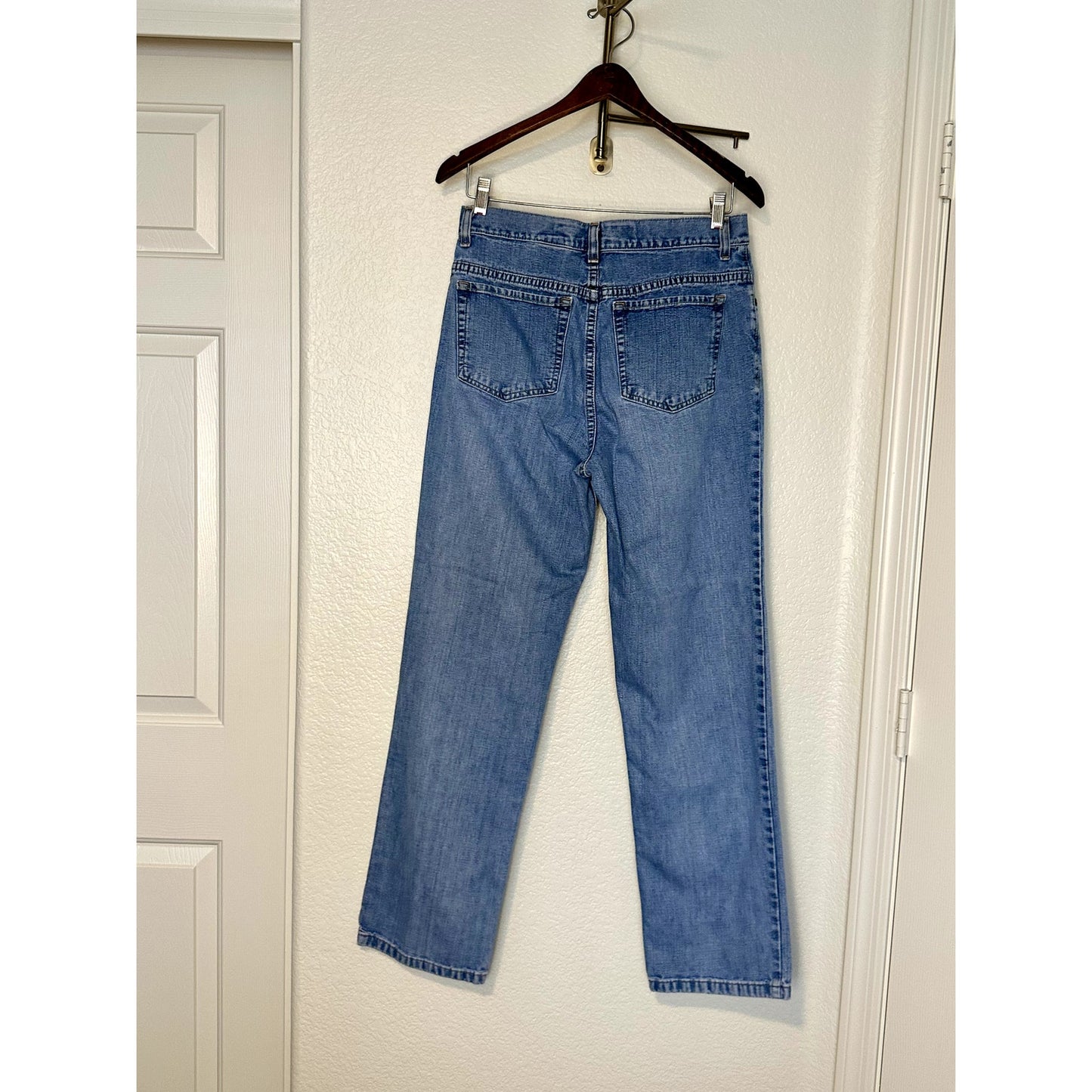 Eddie Bauer Womens Natural Fit Relaxed Jeans