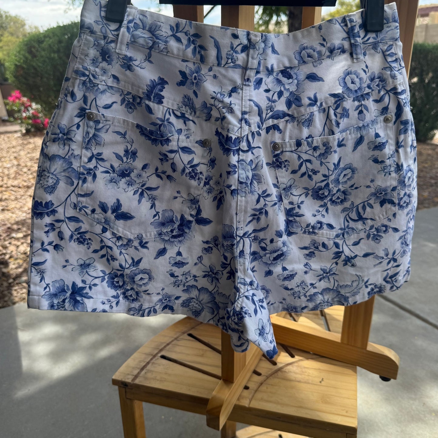 Adrienne Vittadini Vintage 90s High Waist f Denim Shorts Floral