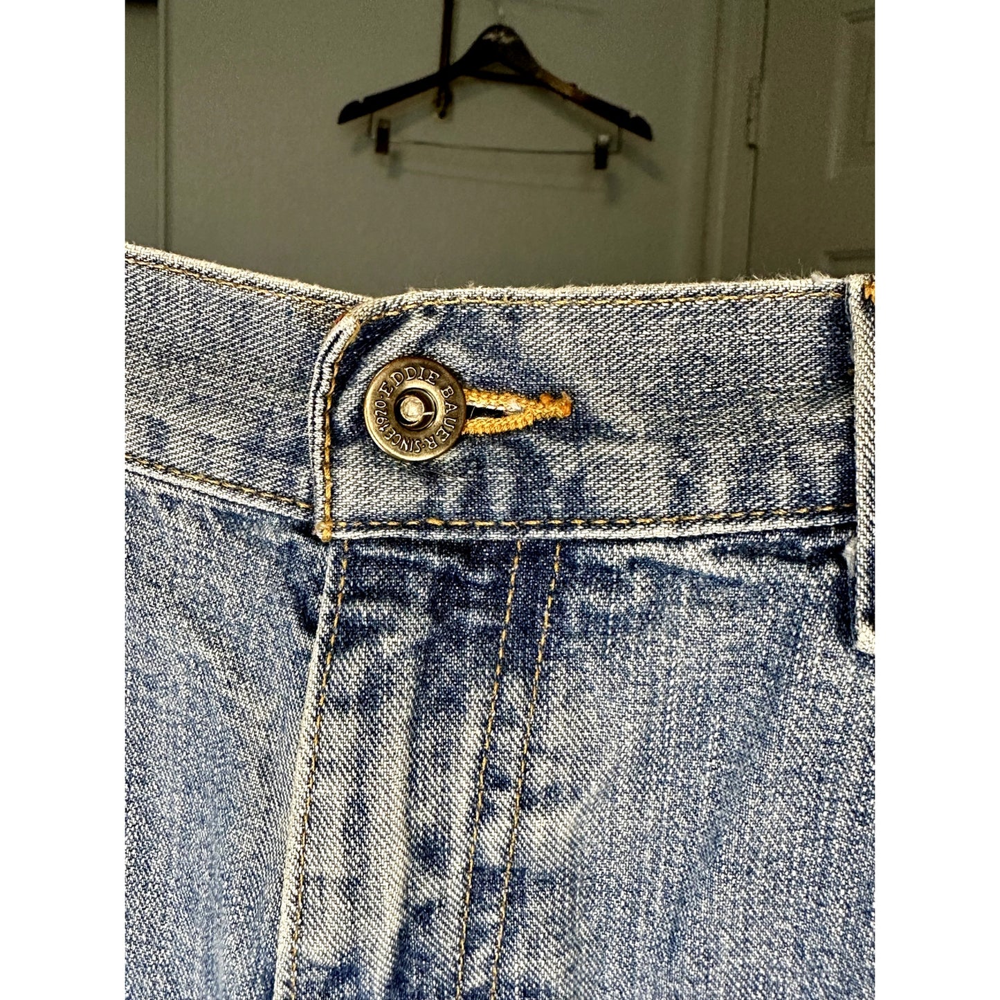 Eddie Bauer Womens Natural Fit Relaxed Jeans